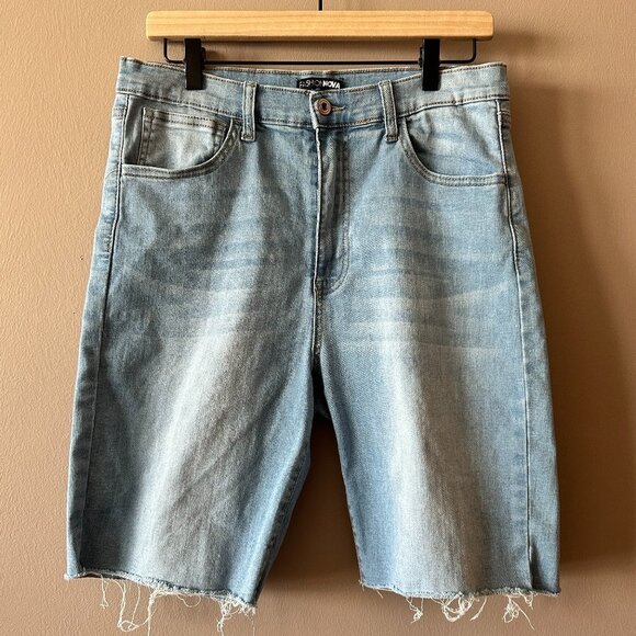 Women's 13/31 Fashion Nova Bermuda Jean Shorts Zipper Fly Scissor Cut Hem - Picture 2 of 7